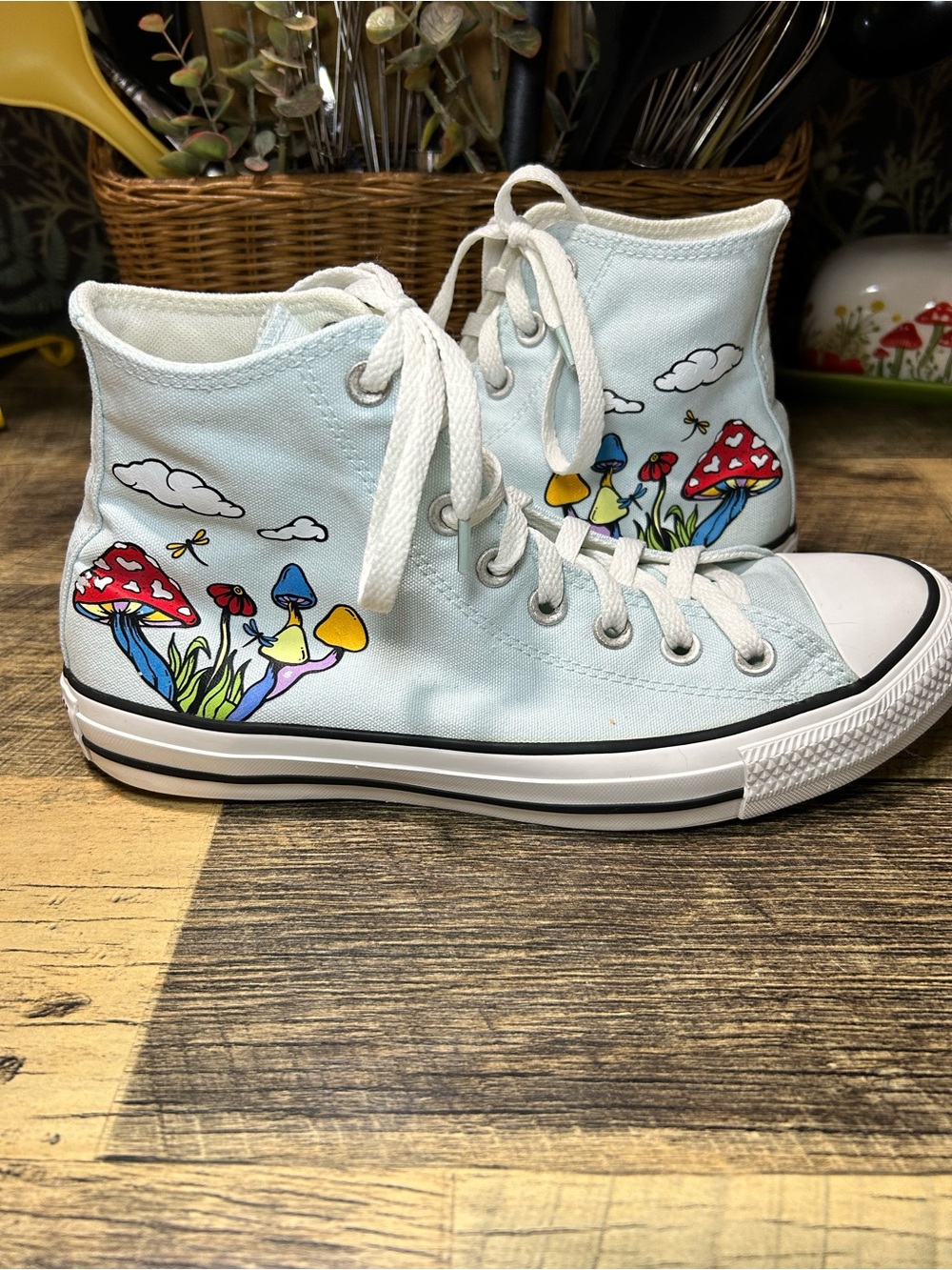Converse Chuck Taylor Mushroom High Tops Women’s 9 Men’s 7